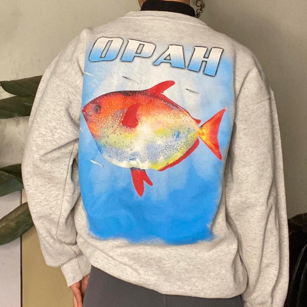 ✨thrifted fish crew neck✨